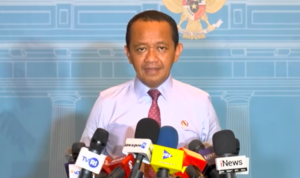 Doc. Menteri Energi dan Sumber Daya Mineral (ESDM) Bahlil Lahadalia menyampaikan keterangan kepada awak media usai mengikuti rapat bersama Presiden terkait sektor energi dan hilirisasi industri di Jakarta, Jumat (12/6/2026). Dalam keterangannya, Bahlil memaparkan sejumlah arahan pemerintah mengenai ketahanan energi nasional, kebijakan harga BBM, serta percepatan pengembangan energi alternatif.