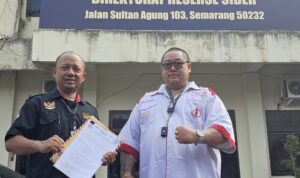 Doc. Eko Affandy didampingi Advokat Donny Andretti usai menyampaikan laporan terkait dugaan penggunaan bukti transfer palsu dalam proses pendaftaran PKPA-UPA FERADI WPI kepada Direktorat Reserse Siber Polda Jawa Tengah di Semarang, Selasa (2/6/2026). Laporan tersebut diajukan untuk ditindaklanjuti sesuai mekanisme hukum yang berlaku.