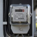 Doc. Ilustrasi meteran listrik pada instalasi pelanggan. Warga Kecamatan Bayung Lencir mengeluhkan seringnya pemadaman listrik dan ketidakstabilan tegangan yang diduga menyebabkan kerusakan peralatan elektronik, terganggunya alat kesehatan, serta distribusi air bersih di sejumlah wilayah. (Foto: Ilustrasi)
