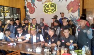 Doc. Kuasa hukum Junaidi, Ajun Benny Murdani, S.H., M.H., memberikan keterangan kepada awak media dalam konferensi pers di Palembang, Sabtu, 6 Juni 2026, terkait klarifikasi atas video yang viral di media sosial dan penjelasan kronologi peristiwa menurut versi kliennya. Catatan: Keterangan dalam konferensi pers merupakan pernyataan dari pihak kuasa hukum dan belum merupakan fakta hukum yang telah diputus oleh pengadilan. Seluruh pihak tetap memiliki hak atas asas praduga tak bersalah.