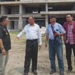 Doc. Pihak Universitas Batutta Medan bersama perwakilan yayasan dan tim pelaksana pembangunan meninjau langsung lokasi pembangunan kampus baru di Jalan Sei Batang Hari Medan. Kunjungan tersebut dilakukan untuk memastikan progres pekerjaan sesuai dengan rencana pengembangan fasilitas pendidikan yang tengah berjalan.