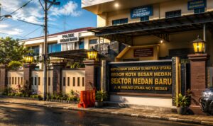 Doc. Tampak depan bangunan Kantor Polsek Medan Baru yang menjadi lokasi pelayanan kepolisian dan penanganan berbagai laporan masyarakat, termasuk dugaan tindak pidana yang saat ini masih dalam proses penyelidikan oleh pihak berwenang. (ilustrasi)