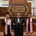 Doc. Ketua Umum FERADI WPI Adv. Donny Andretti (tengah), bersama Adv. Erwin Maulana dan Zainil Yasni saat menghadiri agenda organisasi. Ketiganya dijadwalkan terlibat dalam pelantikan pengurus DPC FERADI WPI Jakarta Timur dan Kota Bogor masa bakti 2026–2031 di Bogor.