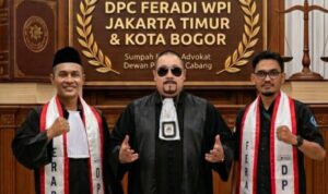 Doc. Ketua Umum FERADI WPI Adv. Donny Andretti (tengah), bersama Adv. Erwin Maulana dan Zainil Yasni saat menghadiri agenda organisasi. Ketiganya dijadwalkan terlibat dalam pelantikan pengurus DPC FERADI WPI Jakarta Timur dan Kota Bogor masa bakti 2026–2031 di Bogor.