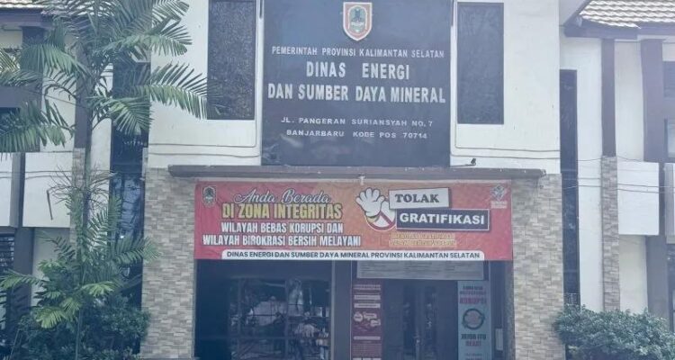 Doc. Kantor Dinas Energi dan Sumber Daya Mineral (ESDM) Kalimantan Selatan di Banjarbaru yang menjadi lokasi penggeledahan penyidik Kejaksaan Negeri Tabalong dalam rangka penyidikan dugaan pemerasan pada proses penerbitan Izin Usaha Pertambangan (IUP) di Kabupaten Tabalong.