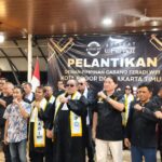 Doc. Foto bersama jajaran pengurus dan tamu undangan usai pelantikan DPC FERADI WPI Jakarta Timur dan DPC FERADI WPI Kota Bogor masa bakti 2026–2031. Ketua Umum FERADI WPI, Adv. Donny Andretti, S.H., S.Kom., M.Kom., C.Md., C.PFW., C.MDF., C.JKJ., C.FTAX., berdiri di posisi tengah didampingi jajaran pengurus pusat, pengurus daerah, pengurus cabang, serta anggota organisasi sebagai simbol kebersamaan dan konsolidasi organisasi pascapelantikan, Rabu (10/6/2026).