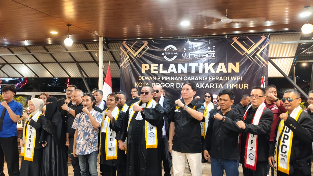 Doc. Foto bersama jajaran pengurus dan tamu undangan usai pelantikan DPC FERADI WPI Jakarta Timur dan DPC FERADI WPI Kota Bogor masa bakti 2026–2031. Ketua Umum FERADI WPI, Adv. Donny Andretti, S.H., S.Kom., M.Kom., C.Md., C.PFW., C.MDF., C.JKJ., C.FTAX., berdiri di posisi tengah didampingi jajaran pengurus pusat, pengurus daerah, pengurus cabang, serta anggota organisasi sebagai simbol kebersamaan dan konsolidasi organisasi pascapelantikan, Rabu (10/6/2026).