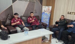 Doc. Tim kuasa hukum bersama saksi terlapor berada di lingkungan Polres Metro Jakarta Barat dalam rangka pendampingan selama proses pemeriksaan yang sedang berlangsung, Kamis (11/6/2026). Pendampingan dilakukan untuk memastikan terpenuhinya hak-hak hukum serta kelancaran proses pemeriksaan sesuai ketentuan yang berlaku.