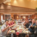 Doc. Ketua Umum FERADI WPI, Adv. Donny Andretti, S.H., S.Kom., M.Kom., C.Md., C.MDF., C.PFW., C.JKJ., C.FTAX., berbincang bersama Hendra Warsito dan Ass. Adv. Yoshua Rivaldo, S.K.M., C.MDF., C.PFW., C.JKJ., di sela agenda makan siang di Jakarta, Kamis (11/6/2026). Pertemuan tersebut menjadi ajang silaturahmi sekaligus diskusi mengenai penguatan sinergi antara advokat, media, dan masyarakat.