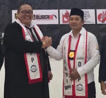 Doc. Ketua DPC dan PBH FERADI WPI Kota Semarang, Sukindar, SH., C.PFW., C.MDF., C.JKJ., C.FTAX., bersama Ketua Umum FERADI WPI, Advokat Donny Andretti, S.H., S.Kom., M.Kom., C.Md., C.PFW., C.MDF., C.JKJ., C.FTAX., saat memberikan pendampingan dan konsultasi hukum kepada Ning Yetty dan keluarganya terkait rencana upaya hukum gugatan pembatalan lelang rumah di Kota Semarang, Jumat (12/6/2026).