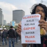 Doc. Para peserta aksi dari kalangan mahasiswa dan masyarakat menyampaikan aspirasi dalam demonstrasi di Jakarta, Jumat (12/6/2026). Aksi tersebut membawa sejumlah tuntutan terkait evaluasi kebijakan ekonomi, pengelolaan anggaran negara, stabilitas harga kebutuhan pokok, serta program-program pemerintah yang dinilai perlu mendapat perhatian dan kajian lebih lanjut.