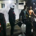 Doc. Petugas kepolisian melakukan olah tempat kejadian perkara (TKP) dan pengumpulan keterangan di lokasi dugaan penganiayaan yang terjadi di Jalan Antasan Kecil Barat Gang Ibu RT 13, Kelurahan Pasar Lama, Kecamatan Banjarmasin Tengah, sebagai bagian dari proses penyelidikan kasus yang dilaporkan korban.