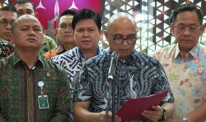 Doc. Kejaksaan Agung menggelar konferensi pers untuk menyampaikan perkembangan penanganan perkara dugaan korupsi terkait pengadaan barang dalam Program Makan Bergizi Gratis, di Jakarta.