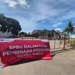 Doc. Tampak bagian depan SPBU di Jalan Pramuka, Kota Banjarmasin, dalam kondisi tidak beroperasi, Selasa (16/6/2026). Sebuah spanduk pemberitahuan mengenai masa pembinaan oleh Pertamina Patra Niaga terpasang di area depan lokasi, sementara akses masuk dan keluar SPBU terlihat tertutup.