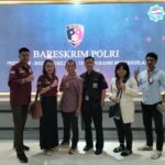 Doc. Ketua DPD FERADI WPI Jakarta, Harriani Bianca Daryana, bersama klien dan tim kuasa hukumnya berada di Gedung Bareskrim Polri, Jakarta, saat mendampingi proses pemeriksaan saksi oleh penyidik Direktorat Tindak Pidana Tertentu terkait dugaan pelanggaran Undang-Undang Perlindungan Konsumen, Senin (15/6/2026).