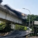Doc. Kondisi ruas jalan layang Tomang–Grogol, Jakarta, setelah muatan lembaran besi dari sebuah truk pengangkut material konstruksi terlepas dan berserakan di badan jalan, Rabu (24/6/2026). Insiden tersebut sempat mengganggu arus lalu lintas dan memerlukan proses evakuasi oleh petugas gabungan.