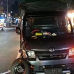 Doc. Kondisi mobil pick-up yang mengalami kerusakan pada bagian depan usai terlibat tabrakan dengan sebuah minibus di Jalan Cililitan Besar, Kramat Jati, Jakarta Timur, Kamis (25/6/2026) dini hari. Kecelakaan diduga dipicu kendaraan dari arah berlawanan yang keluar jalur akibat pengemudi mengalami kelelahan saat berkendara.