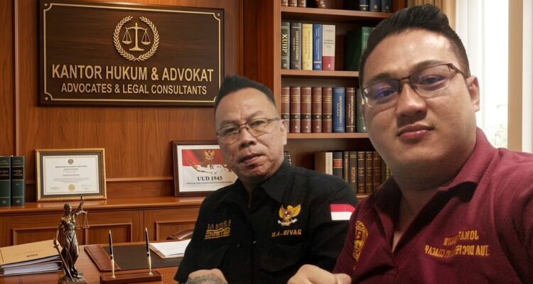 Doc. Ass.Adv. David Agus Winoto, C.PFW., C.MDF., C.JKJ., C.FTAX., Kadiv DPP FERADI WPI (kiri), bersama Ketua DPC FERADI WPI Kabupaten Cilacap, Ass.Adv. Jonathan GYB., C.PFW., C.MDF., C.JKJ., C.FTAX. (kanan), saat melakukan perjalanan ke Jakarta Selatan pada Jumat (26/6/2026) dalam rangka memberikan pendampingan hukum terkait penanganan perkara yang diduga melibatkan penyalahgunaan cek/giro perusahaan yang telah ditutup permanen senilai sekitar Rp1,5 miliar. Seluruh proses penanganan perkara dilakukan sesuai mekanisme hukum yang berlaku dengan tetap menjunjung tinggi asas praduga tak bersalah.