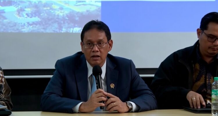 Doc. Menteri Keuangan Purbaya Yudhi Sadewa menyampaikan keterangan kepada awak media dalam konferensi pers mengenai kebijakan penempatan dana pemerintah sebesar Rp400 triliun pada bank-bank Himbara sebagai upaya memperkuat likuiditas sektor perbankan. (Sumber Foto: Kementerian Keuangan).