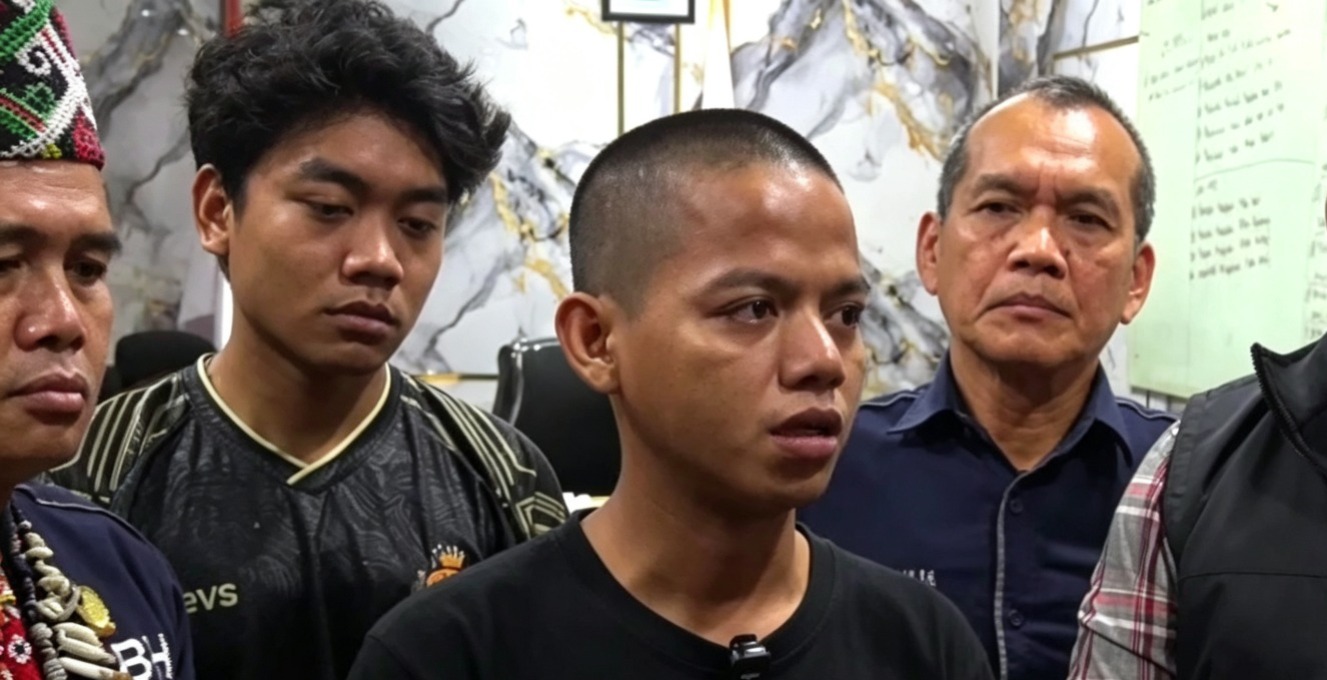 Doc. Korban dugaan penyekapan di sebuah perusahaan percetakan di kawasan Senen, Jakarta Pusat, memberikan keterangan mengenai dugaan perlakuan yang dialaminya usai berhasil dievakuasi. Kasus tersebut saat ini masih dalam proses penyidikan oleh kepolisian.