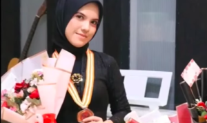 Mahasiswi Telkom University Nadira Az-Zahra Dilaporkan Hilang Sejak 30 Juni, Polisi dan Keluarga Terus Lakukan Pencarian Doc. Nadira Az-Zahra saat mengikuti salah satu kegiatan di lingkungan kampus Telkom University. Mahasiswi semester dua asal Kecamatan Rancasari, Kota Bandung, itu dilaporkan hilang sejak Selasa, 30 Juni 2026, dan hingga kini masih dalam proses pencarian oleh keluarga bersama pihak kepolisian. (Foto: Dokumentasi keluarga)