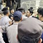 Doc. Aparat kepolisian melakukan penghadangan terhadap rombongan mahasiswa Universitas Indonesia (UI) di kawasan Halte ASEAN, Jakarta, Rabu (1/7/2026), saat massa aksi hendak melanjutkan demonstrasi menuju Mabes Polri.