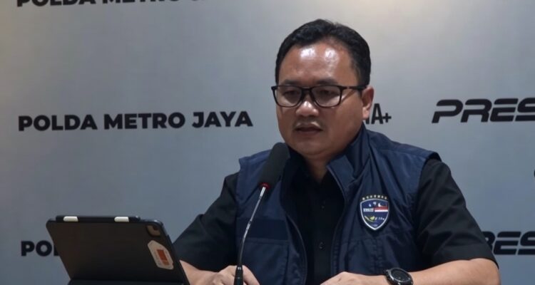 Polda Metro Jaya Bongkar Sindikat Judi Online Internasional, Ratusan Rekening Warga Diduga Dipakai Tampung Dana Doc. Jajaran Polda Metro Jaya saat menggelar konferensi pers terkait pengungkapan kasus dugaan sindikat judi online berskala internasional yang diduga memanfaatkan ratusan rekening warga sebagai penampung aliran dana hasil perjudian, di Mapolda Metro Jaya.