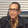 Doc. PLT Direktur Penyidikan KPK, Ahmad Thaufik Husein, menyampaikan keterangan kepada awak media dalam konferensi pers di Gedung KPK, Jakarta, terkait perkembangan penyidikan dugaan tindak pidana korupsi yang melibatkan Bupati Kuantan Singingi (Kuansing). Dalam kesempatan tersebut, KPK menjelaskan bahwa pengembalian amplop berisi uang kepada Menteri Kehutanan Raja Juli Antoni tidak serta-merta menghapus dugaan unsur tindak pidana apabila unsur suap telah terpenuhi pada saat penyerahan.