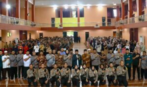 Doc. Peserta Cinta Alam Indonesia (CAI) ke-47 bersama panitia, pengurus LDII Kota Semarang, dan tamu undangan berfoto bersama usai pembukaan kegiatan di Gedung Al Barokah, Kompleks Masjid Al Wali, Semarang, Minggu (5/7/2026).