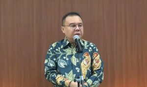 DPR Fasilitasi Klarifikasi Isu PHK Tokopedia, TikTok Tegaskan Tidak Ada PHK Massal 90 Persen Doc. Wakil Ketua DPR RI Sufmi Dasco Ahmad memberikan keterangan kepada awak media usai memfasilitasi pertemuan antara perwakilan TikTok-Tokopedia dan Menteri Ketenagakerjaan di Kompleks Parlemen, Senayan, Jakarta, Senin (6/7/2026). Pertemuan tersebut membahas klarifikasi terkait isu dugaan PHK massal di Tokopedia yang beredar di tengah masyarakat.