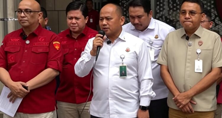 Doc. Tim Jaksa Agung Muda Bidang Tindak Pidana Khusus (JAM PIDSUS) Kejaksaan Agung menyampaikan perkembangan penyidikan kasus dugaan korupsi terkait ekspor ilegal mineral mengandung logam tanah jarang (REE) oleh PT PMM dalam konferensi pers di Gedung Kejaksaan Agung, Jakarta, Selasa (8/7/2026).