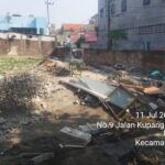 Doc. Kondisi area objek lahan di Jalan Kupang Segunting III No. 9, Kelurahan DR. Soetomo, Kecamatan Tegalsari, Kota Surabaya, yang menjadi titik pemantauan tim pengamanan. Hingga Sabtu (11/7/2026), situasi di lokasi dilaporkan aman, tertib, dan kondusif selama proses pengawasan berlangsung.