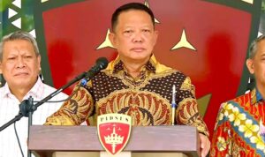 Febrie Adriansyah Resmi Mengundurkan Diri sebagai Jampidsus, Kejaksaan Pastikan Penanganan Perkara Tetap Berjalan Doc. Jaksa Agung Muda Bidang Tindak Pidana Khusus (Jampidsus) Kejaksaan Agung, Febrie Adriansyah, memberikan keterangan kepada awak media dalam dokumentasi sebelumnya. Foto tidak terkait langsung dengan peristiwa pengunduran diri yang diberitakan.