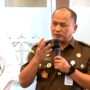 Doc. Kepala Pusat Penerangan Hukum (Kapuspenkum) Kejaksaan Agung RI sekaligus Juru Bicara Resmi Kejaksaan Agung, Anang Supriatna, S.H., M.H., menyampaikan keterangan kepada awak media dalam konferensi pers mengenai perkembangan penanganan perkara tersangka berinisial FA di Gedung Kejaksaan Agung RI, Jakarta. Dalam kesempatan tersebut, Kejaksaan Agung menjelaskan proses verifikasi administrasi perkara, pembentukan Tim Penyidik Khusus, serta tahapan penanganan perkara sesuai ketentuan hukum yang berlaku.