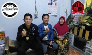 Doc. Sukindar, S.H., selaku Wakil Ketua Umum DPP FERADI WPI sekaligus anggota Tim Kuasa Hukum Penggugat dari Firma Hukum Subur Jaya, berfoto bersama pihak keluarga penggugat usai mengikuti agenda mediasi Perkara Perdata Nomor 292/Pdt.G/2026/PN Smg di Pengadilan Negeri Semarang, Selasa (14/7/2026). Pertemuan tersebut berlangsung setelah proses mediasi yang difasilitasi mediator pengadilan belum menghasilkan kesepakatan. Demi menghormati privasi dan proses hukum yang masih berjalan, identitas pihak keluarga tidak dipublikasikan.