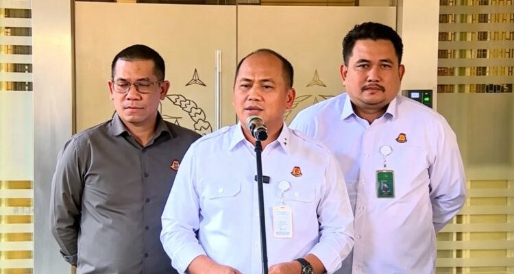 Doc. Juru Bicara Kejaksaan Agung RI sekaligus Kepala Pusat Penerangan Hukum (Kapuspenkum), Anang Supriatna, S.H., M.H., menyampaikan keterangan kepada awak media dalam konferensi pers di Gedung Kejaksaan Agung RI, Jakarta, Rabu (15/7/2026), terkait perkembangan verifikasi administrasi perkara dan barang bukti yang dilimpahkan penyidik Polri dalam penanganan perkara yang melibatkan Febrie Adriansyah.
