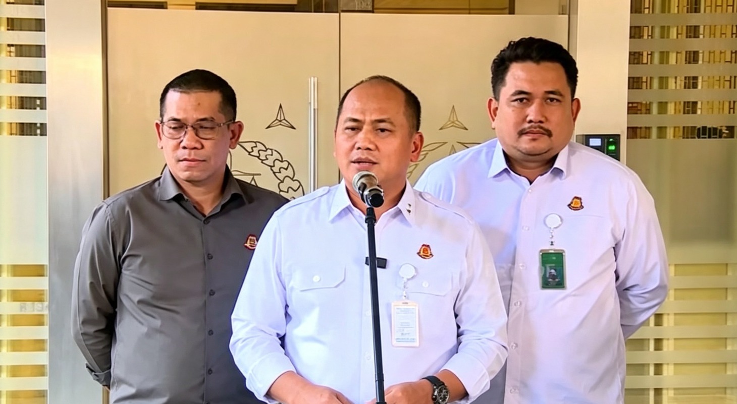 Doc. Juru Bicara Kejaksaan Agung RI sekaligus Kepala Pusat Penerangan Hukum (Kapuspenkum), Anang Supriatna, S.H., M.H., menyampaikan keterangan kepada awak media dalam konferensi pers di Gedung Kejaksaan Agung RI, Jakarta, Rabu (15/7/2026), terkait perkembangan verifikasi administrasi perkara dan barang bukti yang dilimpahkan penyidik Polri dalam penanganan perkara yang melibatkan Febrie Adriansyah.