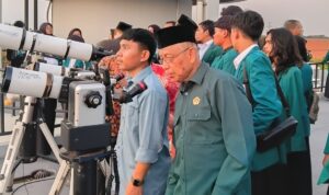 Doc. Proses rukyatul hilal berlangsung di UIN Walisongo Semarang, Rabu (15/7/2026). Tim pengamat melakukan observasi posisi hilal menggunakan teleskop robotik sebagai bagian dari pemantauan awal bulan Safar 1448 Hijriah. Hasil pengamatan dari lokasi ini menjadi salah satu data rukyat yang dilaporkan sebagai bahan pertimbangan dalam Sidang Isbat Kementerian Agama RI.