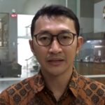 Doc. Juru Bicara KPK Budi Prastyo menyampaikan keterangan pers terkait perkembangan penyidikan dugaan tindak pidana korupsi di Kabupaten Muara Enim, termasuk penggeledahan di kediaman seorang anggota BPK RI, dalam konferensi pers di Gedung Merah Putih KPK, Jakarta. KPK menegaskan proses penyidikan dilakukan berdasarkan alat bukti dan sesuai ketentuan hukum yang berlaku.