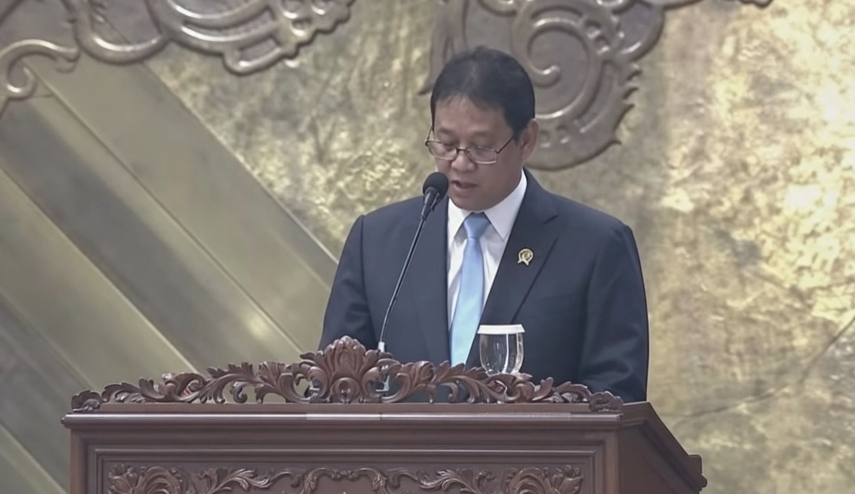 Doc. Menteri Keuangan Purbaya Yudi Sadewa menyampaikan paparan mengenai kondisi fiskal, termasuk perkembangan rasio utang pemerintah terhadap Produk Domestik Bruto (PDB), dalam rapat kerja bersama DPR RI di Kompleks Parlemen, Senayan, Jakarta. Paparan tersebut menjadi bagian dari pembahasan kebijakan fiskal dan pengelolaan keuangan negara. (Sumber Foto: DPR RI)
