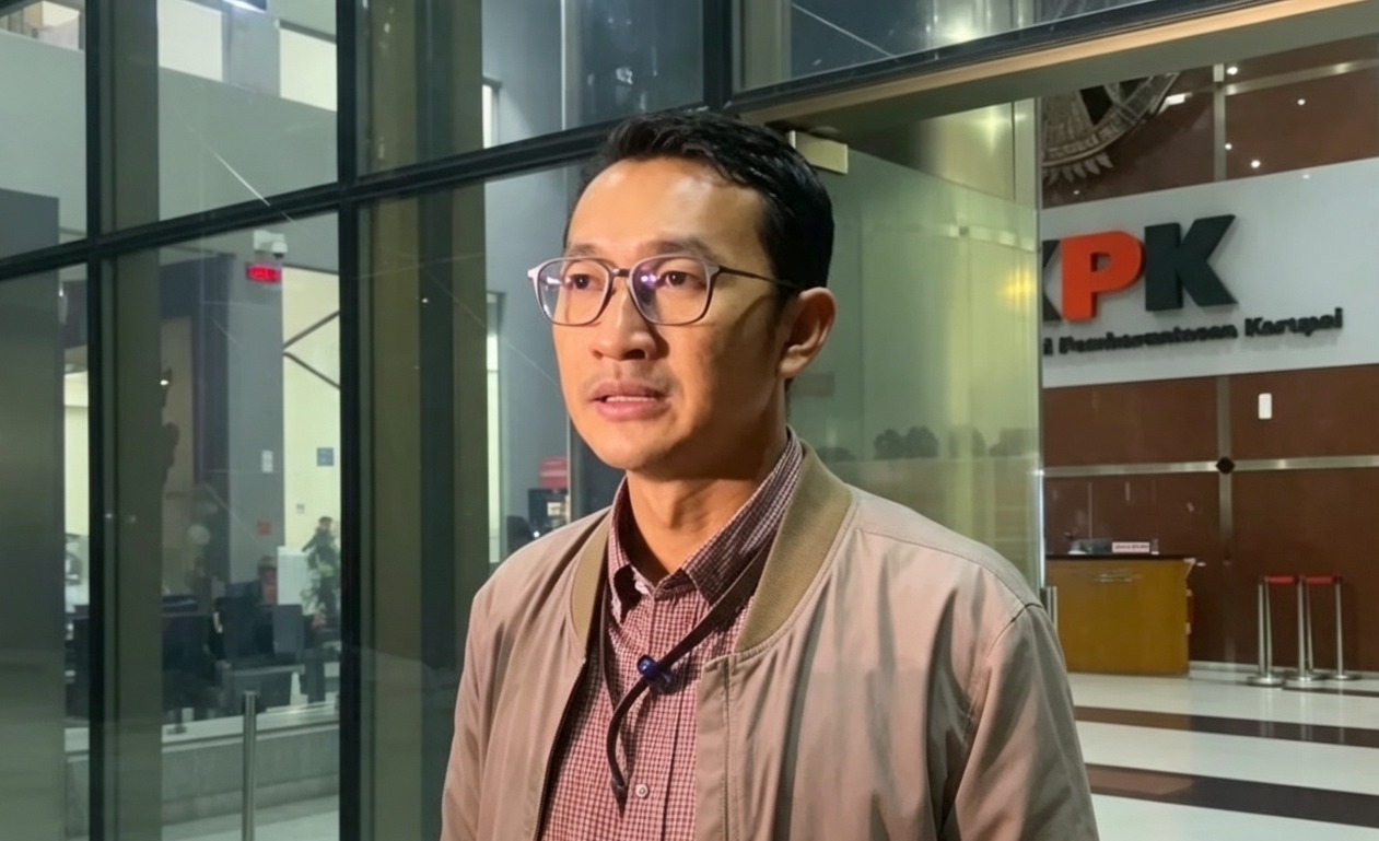 Doc. Juru Bicara Komisi Pemberantasan Korupsi (KPK) Budi Prasetyo memberikan keterangan kepada awak media mengenai perkembangan penanganan laporan gratifikasi serta proses penyidikan dugaan tindak pidana korupsi yang tengah ditangani KPK di Gedung Merah Putih KPK, Jakarta.
