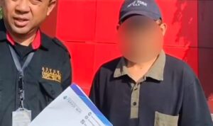 Firma Hukum Subur Jaya–FERADI WPI Kawal Pemeriksaan Saksi Terlapor, Menunggu Agenda Mediasi di Polrestabes Semarang Doc. Asisten Advokat Firma Hukum Subur Jaya–FERADI WPI, Eko Affandy, SE., SH. (kiri), berfoto bersama saksi terlapor berinisial F (kanan) usai menjalani pemeriksaan di Gedung Unit Idik I Pidum Satreskrim Polrestabes Semarang, Kamis (16/7/2026). Wajah saksi terlapor sengaja diburamkan (blur) untuk melindungi identitas yang bersangkutan serta menghormati hak privasi dan asas praduga tak bersalah, mengingat perkara masih berada pada tahap penyelidikan dan belum terdapat putusan pengadilan yang berkekuatan hukum tetap.