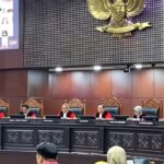 Doc. Majelis Hakim Mahkamah Konstitusi memimpin sidang pengucapan Putusan Nomor 273/PUU-XXIII/2025 di Gedung Mahkamah Konstitusi, Jakarta, Kamis (23/7/2026). Dalam putusan tersebut, Mahkamah mengabulkan sebagian permohonan uji materi Undang-Undang Nomor 6 Tahun 2023 tentang Telekomunikasi terkait perlindungan hak konsumen atas sisa kuota internet yang telah dibeli.