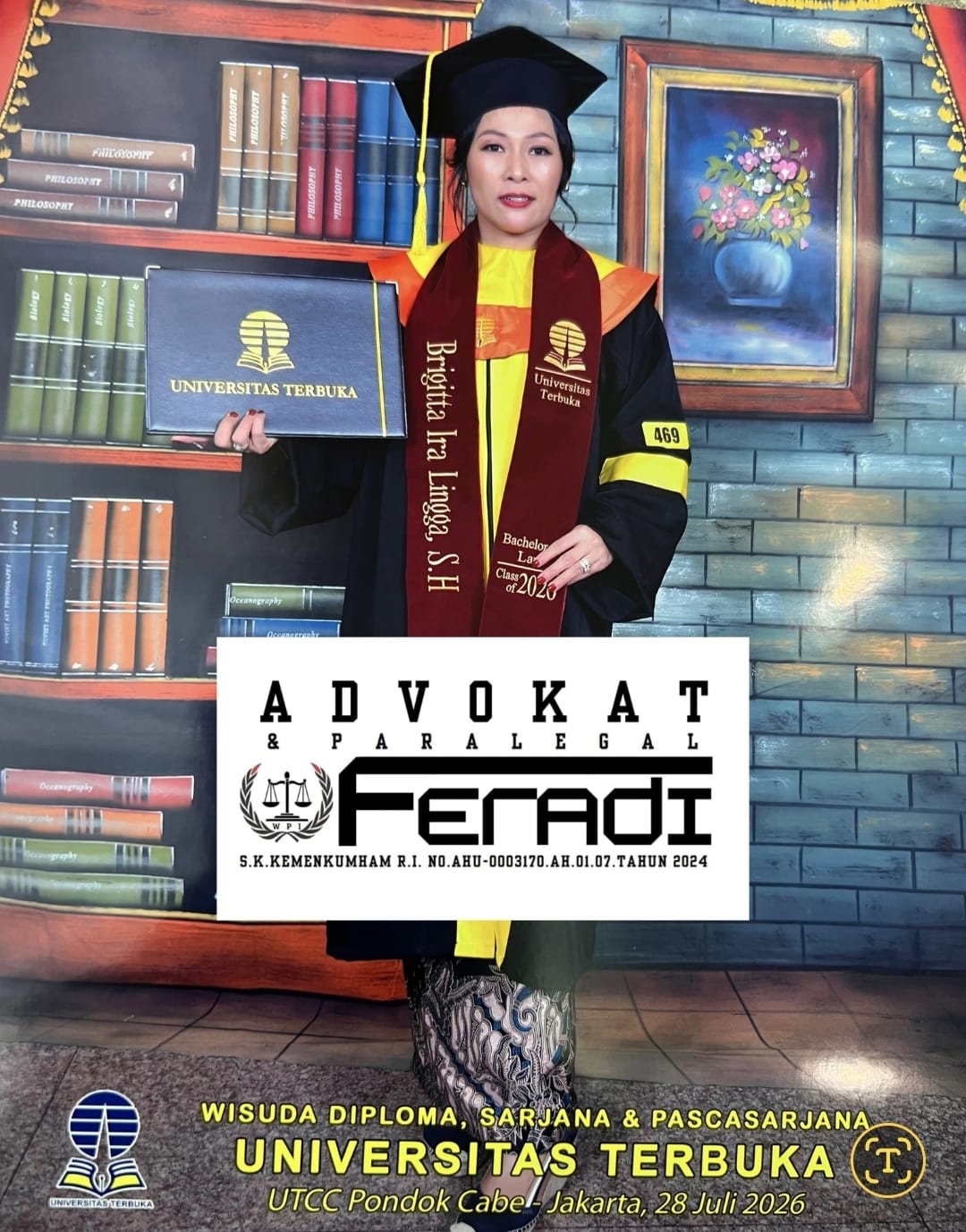 Doc. Brigitta Ira Lingga, S.H., anggota FERADI WPI, berpose usai mengikuti prosesi Wisuda Universitas Terbuka di Universitas Terbuka Convention Center (UTCC) Pondok Cabe, Jakarta, Selasa (28/7/2026), setelah resmi memperoleh gelar Sarjana Hukum.