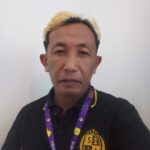 Doc. Nano Widodo, C.PFW., C.MDF., C.JKJ., C.FTAX., Asisten Advokat pada Firma Hukum Subur Jaya dan Rekan, saat sesi dokumentasi. Nano diketahui aktif memberikan pendampingan dan mediasi dalam penyelesaian berbagai permasalahan pembiayaan, fidusia, lelang, serta sengketa antara debitur dan kreditur.
