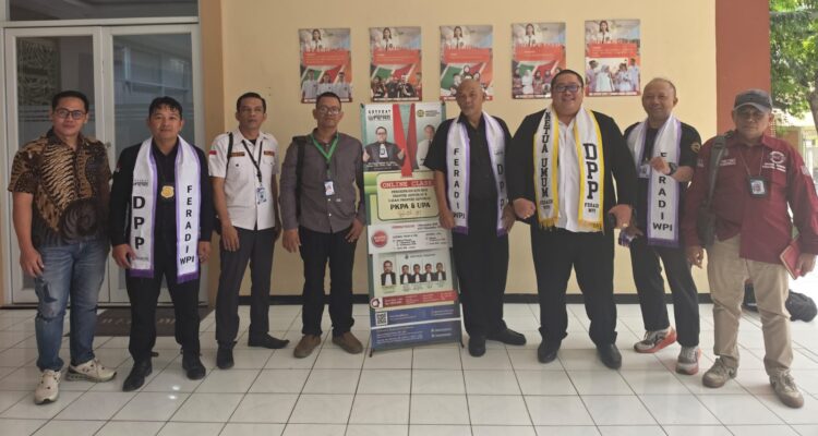 Doc. Tim DPP FERADI WPI berfoto bersama usai melaksanakan audiensi terkait pendampingan terhadap Fam Fuk Tjhong (Uun), Wakil Ketua Umum DPP FERADI WPI yang juga merupakan mahasiswa aktif Universitas Karya Husada Semarang, Jumat (31/7/2026).