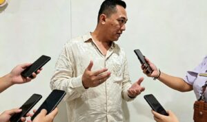 Doc. Wakil Ketua Umum DPP FERADI WPI, Rifki Jandi, S.H., M.H., C.PFW., memberikan keterangan kepada awak media di sela-sela Konsolidasi Nasional FERADI WPI di Happy Resto, Kota Semarang, Jumat (31/7/2026). Dalam wawancara tersebut, Rifki menegaskan bahwa konsolidasi nasional merupakan bentuk dukungan organisasi terhadap pendampingan hukum Fam Fuk Tjhong (Pak Uun) sekaligus komitmen FERADI WPI untuk mengawal proses penegakan hukum secara profesional, objektif, dan sesuai ketentuan peraturan perundang-undangan.
