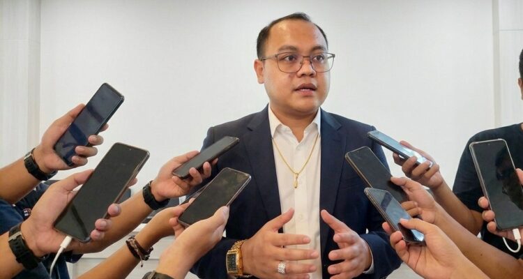 Doc. Ketua Tim Advokasi FERADI WPI, Revan Pratama Wijaya, S.H., saat memberikan keterangan kepada wartawan usai kegiatan Konsolidasi Nasional FERADI WPI di Happy Resto, Kota Semarang, Jumat (31/7/2026) malam. Dalam kesempatan tersebut, Revan menyampaikan bahwa konsolidasi nasional menjadi momentum penguatan koordinasi organisasi dalam pendampingan hukum terhadap Wakil Ketua Umum FERADI WPI, Fam Fuk Tjhong alias Uun, serta memastikan seluruh langkah advokasi berjalan secara profesional sesuai koridor hukum yang berlaku.