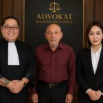 Doc. Dari kiri ke kanan: Ketua Umum FERADI WPI sekaligus Pendiri FERADI WPI, Adv. Donny Andretti, S.H., S.Kom., M.Kom., C.Md., C.PFW., C.MDF., C.JKJ., C.FTAX., Fam Fuk Tjhong alias Pak Uun, serta Harriani Bianca Daryana, S.H., C.LA., C.PFW., C.MDF., C.JKJ., C.FTAX., anggota Tim Advokasi FERADI WPI–Subur Jaya Law Firm sekaligus Ketua DPD FERADI WPI Jakarta, berfoto bersama usai memberikan keterangan kepada awak media terkait perkembangan pendampingan hukum dan pemulihan kondisi psikologis keluarga korban dalam perkara yang sedang ditangani Ditreskrimum Polda Banten.