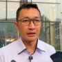 Doc. Juru Bicara Komisi Pemberantasan Korupsi (KPK), Budi Prasetyo, memberikan keterangan kepada awak media mengenai perkembangan penyidikan dugaan aliran dana sebesar 12.500 Dolar Singapura yang diduga berkaitan dengan pengurusan izin pelepasan kawasan Hutan Produksi Terbatas (HPT) di Kabupaten Kuantan Singingi, di Gedung Merah Putih KPK, Jakarta.